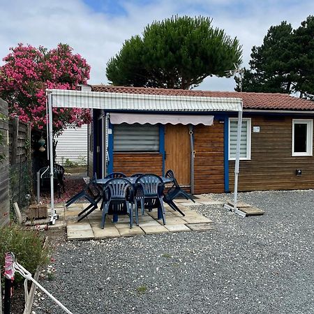 Chalet agréable en bord en de mer. Port-des-Barques Extérieur photo