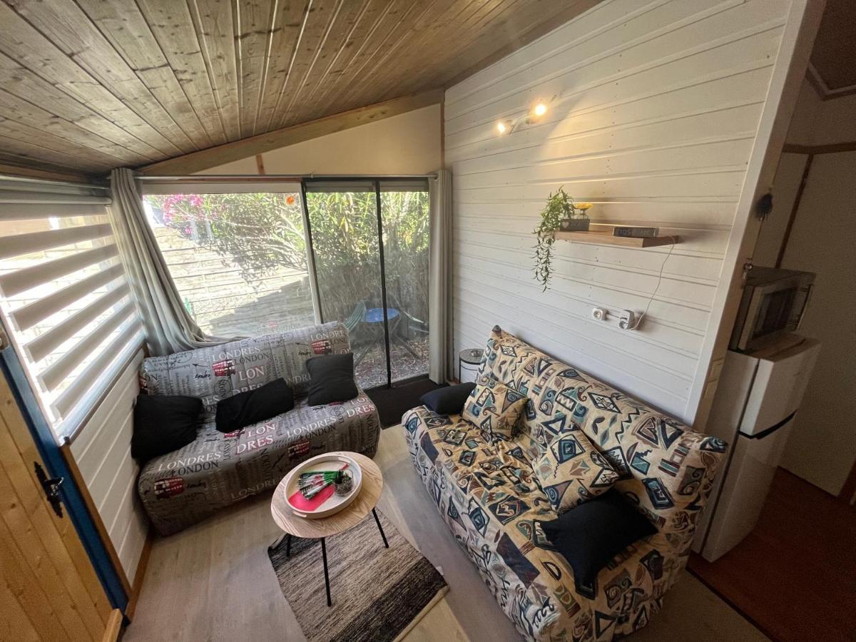 Chalet agréable en bord en de mer. Port-des-Barques Extérieur photo