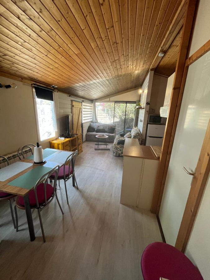 Chalet agréable en bord en de mer. Port-des-Barques Extérieur photo