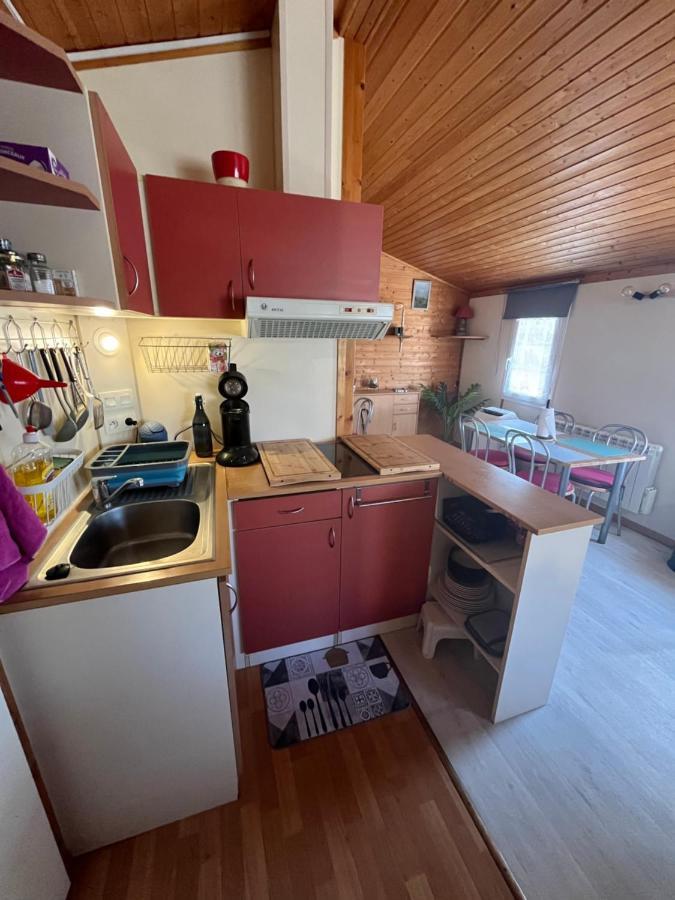 Chalet agréable en bord en de mer. Port-des-Barques Extérieur photo